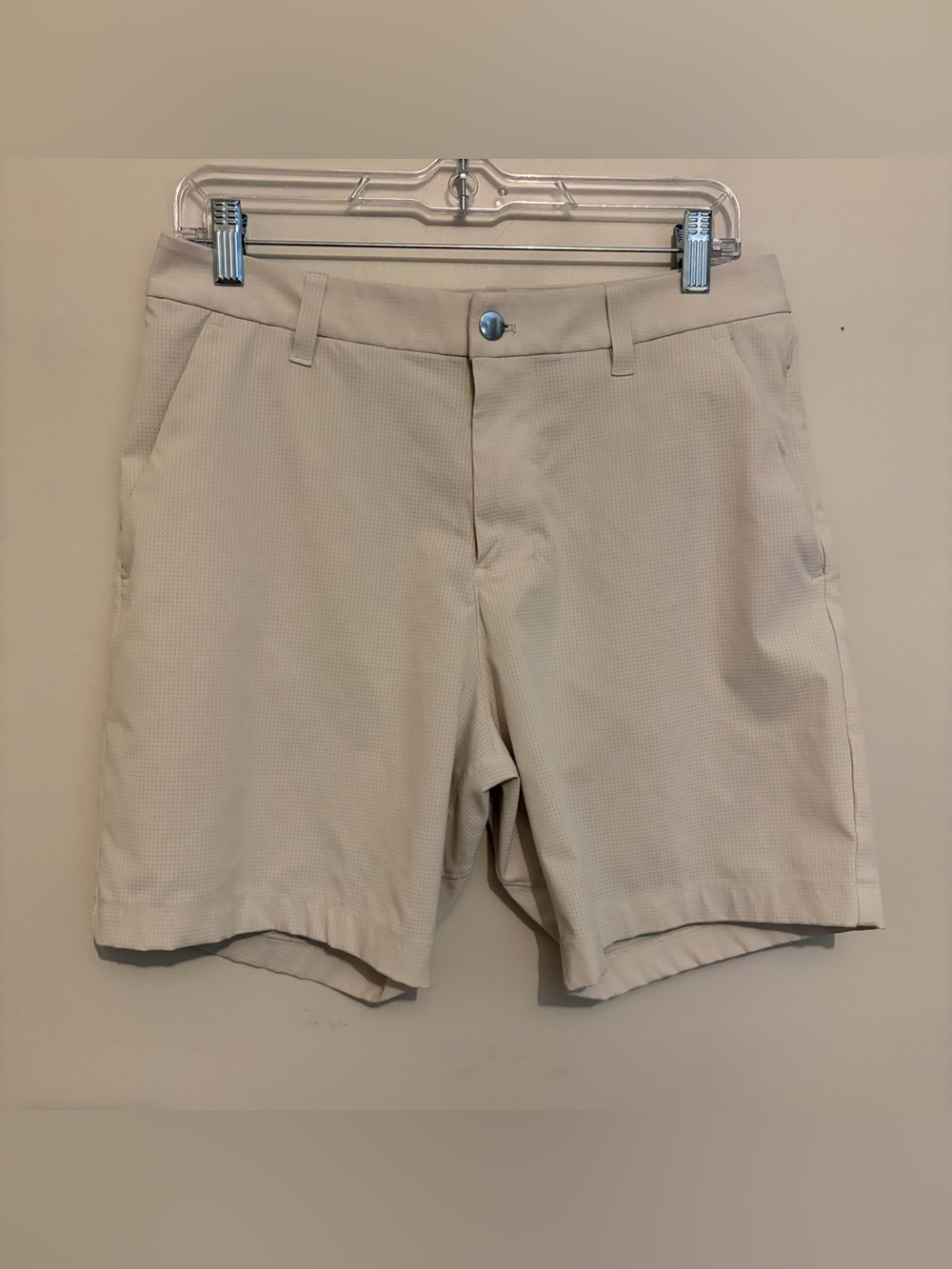 Lululemon Men’s Light Khaki Cream Shorts Sz 30 Small